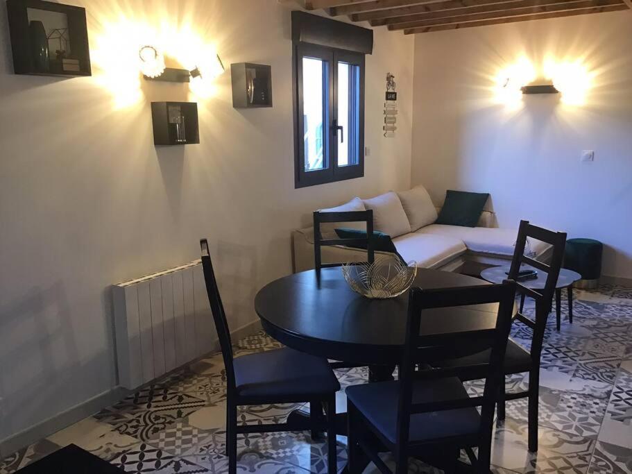 Le Crotoy En Noir Et Bois Apartment Luaran gambar